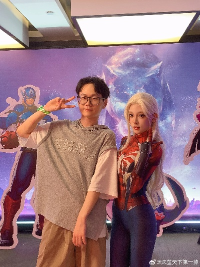 眼镜萌妹爆火引热议，漫威争锋独家体验不容错过