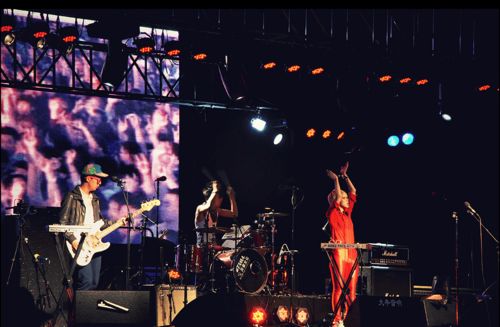 黑五狂欢!PS5限定机捆绑售罄,抢购热潮席卷而来 黑五狂欢!PS5限定机捆绑售罄,抢购热潮席卷而来