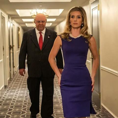 《怪奇物语》女星坚守自然美，拒绝纹身穿孔展现独特魅力