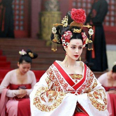 痛斥盗版玩家忘恩负义，女皇告别宣言彰显正义之声