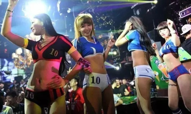 游戏里的拉拉队美女藏着多少你不知道的战力密码? 游戏里的拉拉队美女藏着多少你不知道的战力密码?