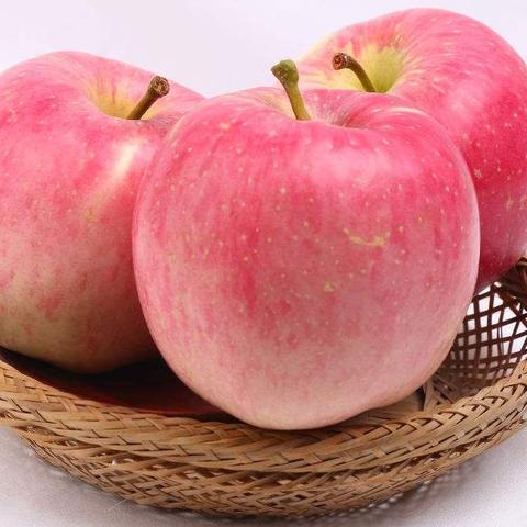 360度全景解析：梨体模圣诞装尽显完美曲线魅力