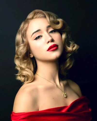 凯丽·考恩（Caylee Cowan）个人资料：身高体重、三围与演艺之路