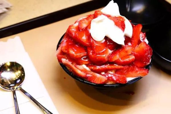 冰月花雪樱桃圣代：揭秘超凡魅力新篇章