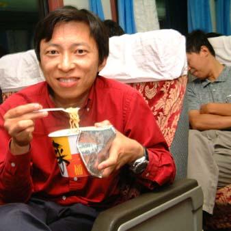 张朝阳8年坚持4小时睡眠法，揭秘精力提升新秘诀