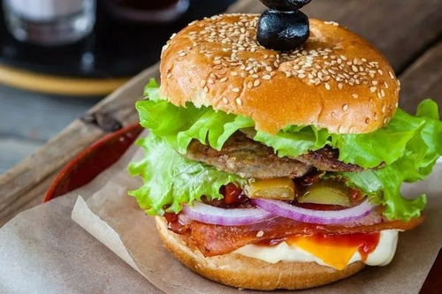 塔斯汀汉堡关店潮揭秘：中国汉堡新危机！