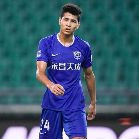 江苏夫妻喜得金发碧眼混血宝宝，父亲误认抱错引关注