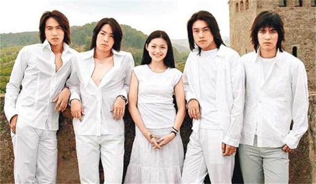 F4成员朱孝天被退，妻子回应引发热议，婚姻新考验浮出水面