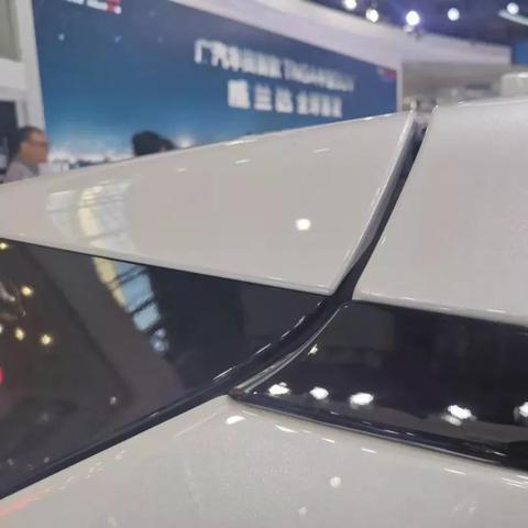 小米SU7车门没对齐？客服回应里的3个潜信息，车主越早知道越不吃亏