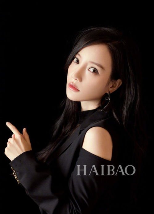 《棕色尘埃2》威廉明娜新装亮相,YasalCOS美照惊艳全场 《棕色尘埃2》威廉明娜新装亮相,YasalCOS美照惊艳全场