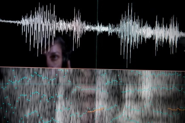 为什么吟诵者里90%玩家卡关？我破解了声纹解谜的情绪频率密码