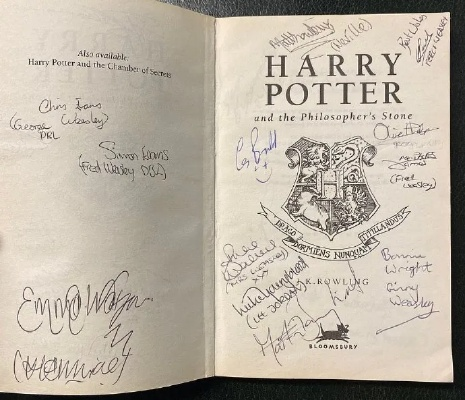 罗琳亲笔签名《哈利波特》初版拍卖，估价百万，价值再升级