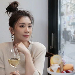 贾静雯晒幼儿园毕业照引回忆杀？游戏里那些藏在细节里的童年共鸣你get到了吗