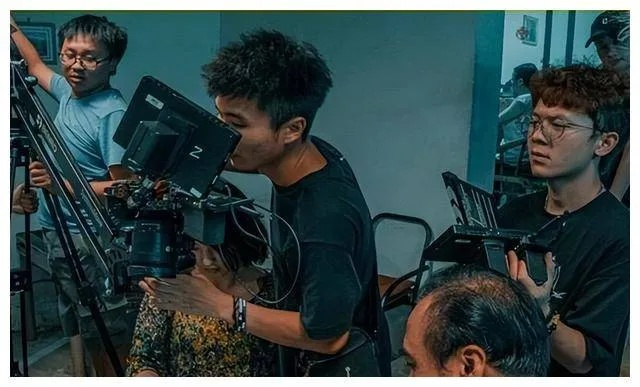 爆款短剧演员一天赚3万？从游戏IP剧到片场，我扒到了3个不为人知的真相