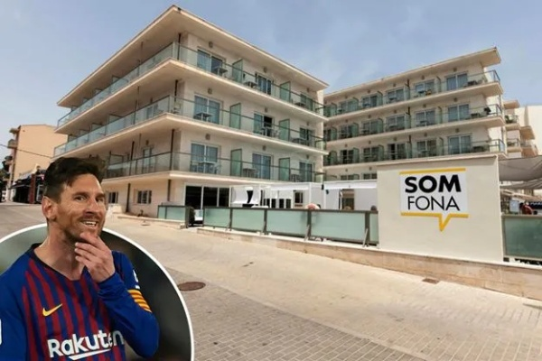 梅西回应被迫宅酒店，足球游子的客场生存战，藏着多少玩家没看懂的门道？