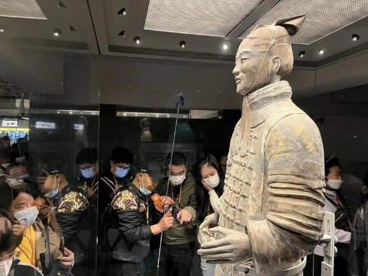 放假第一天兵马俑涌进5万人？玩家视角看文旅「副本」为何突然爆火