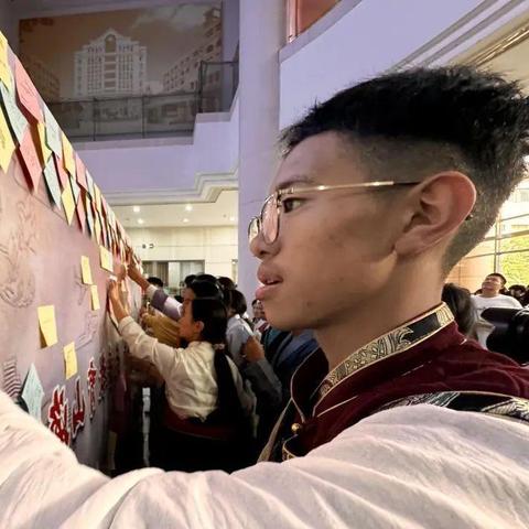 《鸣潮》3.0返校日:揭秘新篇章,潮起未来征途 《鸣潮》3.0返校日:揭秘新篇章,潮起未来征途