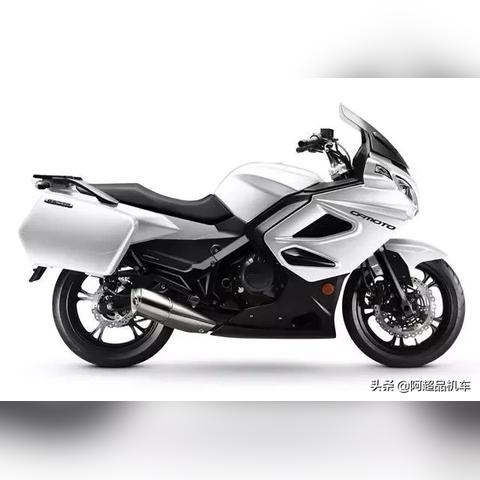 游戏里的美女骑手为什么总让玩家忍不住氪？从3个实战细节拆解隐藏的吸引力密码