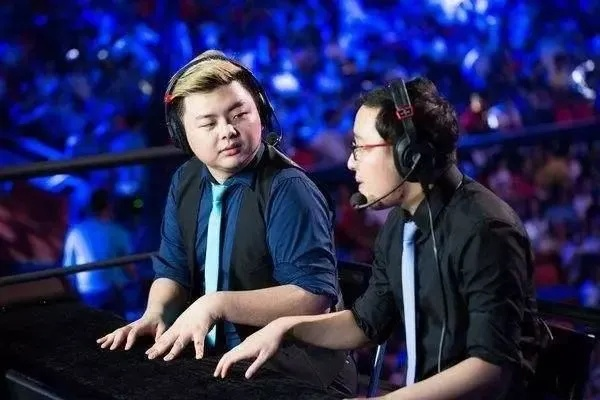 lol笑笑的嘴比手快解说术，为什么老玩家听了就觉得对味儿？