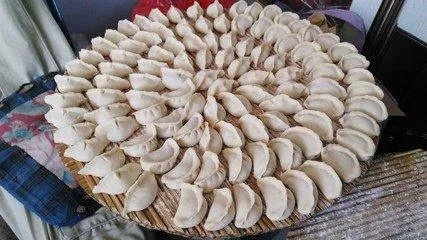 浙江习俗揭秘：过年不包饺子引热议