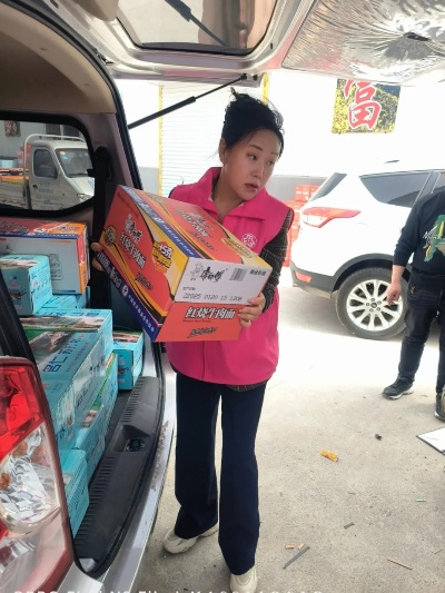 真女菩萨松鼠女声援山火灾民，福利照助力爱心募捐