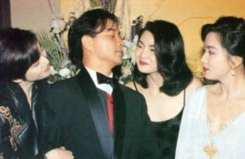 62岁李连杰九华山与女儿同框,岁月痕迹见证父女情深 62岁李连杰九华山与女儿同框,岁月痕迹见证父女情深