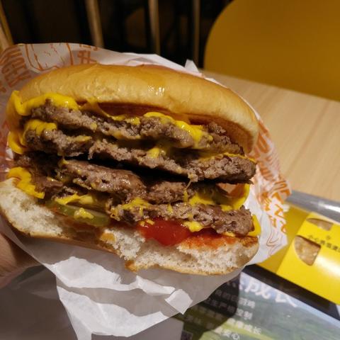 麦当劳调价揭秘：穷鬼套餐价格不变，品质升级新体验