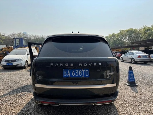 25万成交！路虎揽胜61轮竞价，揭秘豪华车拍场新高度