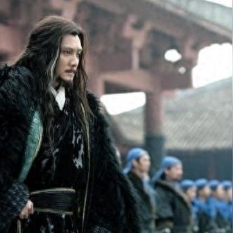 霸王茶姬创始人婚礼盛况揭秘：金光闪耀见证爱情新篇章