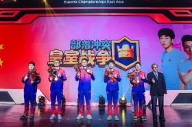 92岁奶奶电竞巅峰,勇夺《铁拳8》冠军创传奇 92岁奶奶电竞巅峰,勇夺《铁拳8》冠军创传奇