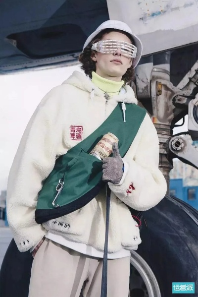 加藤小夏PS联名潮服模特照曝光，时尚新品抢“鲜”看！