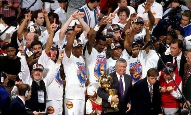 尼克斯荣耀时刻:首夺NBA总冠军,铸就辉煌新篇章 尼克斯荣耀时刻:首夺NBA总冠军,铸就辉煌新篇章