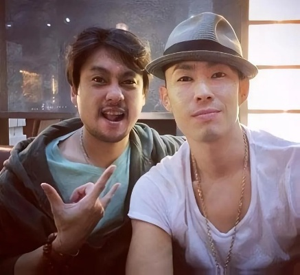 张震岳犀利点评朱孝天:F1赛场上的脱轨者,实力对决引热议 张震岳犀利点评朱孝天:F1赛场上的脱轨者,实力对决引热议