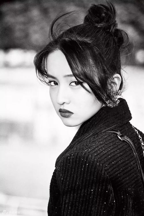 亚洲封面新纪元：辛芷蕾荣登《观点》周刊，15年首现东方风采