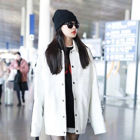 美照曝光：新装黑丝梨体模，吸睛指数爆表！