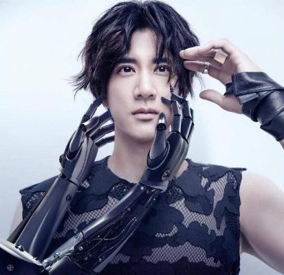 马斯克点赞王力宏演唱会机器人秀,AI互动新体验震撼登场 马斯克点赞王力宏演唱会机器人秀,AI互动新体验震撼登场