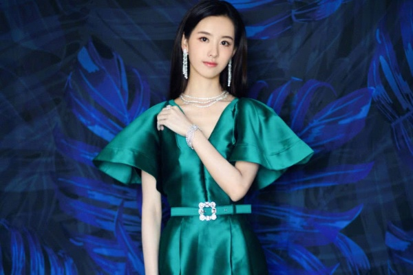 星光熠熠陈都灵同框，视觉盛宴美得令人心动