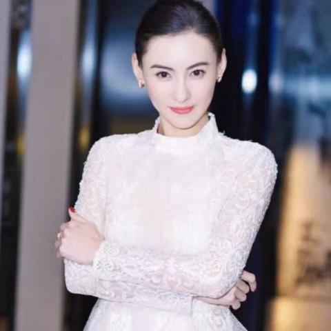 粉丝追踪6年终被识，女星住所保安应聘内幕曝光