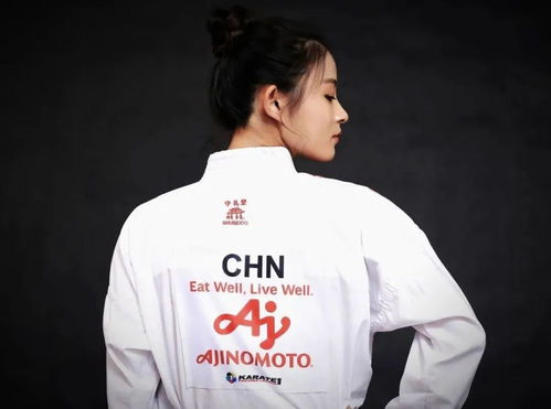 国宝级空手道女神秀“空手破瓦”，网友狂赞：绝技惊艳全网！