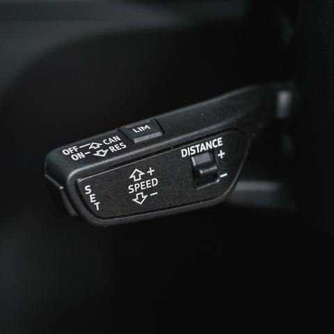 为什么你玩塞车游戏总被堵到心态崩？老司机靠这4个「反直觉技巧」稳拿榜首