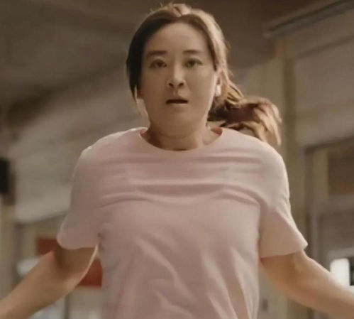 黄子韬自曝体重180斤，揭秘婚后幸福肥真相！