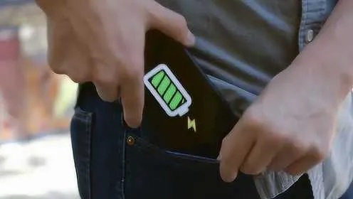 手机续航极限挑战：揭秘“挂尿袋”网友电池极限体验