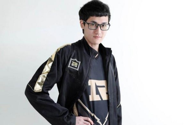 Karsa荣耀谢幕,电竞传奇打野舞动新篇章 Karsa荣耀谢幕,电竞传奇打野舞动新篇章