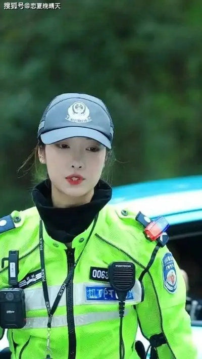 90后“兔子警官”爆红背后:回应作秀疑云,展现职业新风采 90后“兔子警官”爆红背后:回应作秀疑云,展现职业新风采