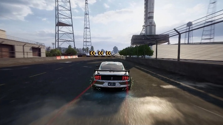 夏日狂飙田间巅峰，汽车续作好评如潮新体验