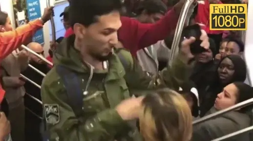 地铁肘击王P5X全球爆红，欧美玩家狂喜齐欢呼！