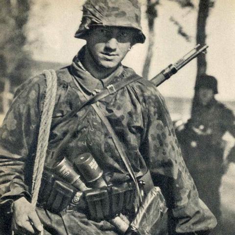 为什么硬核军事游戏玩家都在找战场决策链？从战术细节到认知升级的3层破圈逻辑