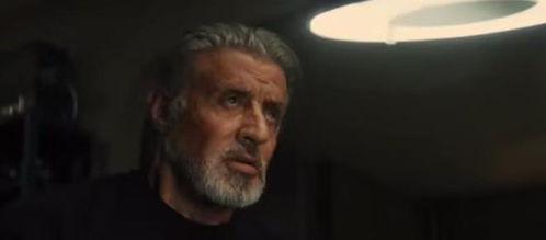 霍普金斯戒酒50载庆生，88岁风采依旧展新姿