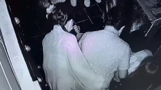 危险预警！捂嘴NPC上路，揭秘安全攻略新秘籍