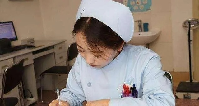 女护士辞职感言：放下重担，医院情缘难舍再启航